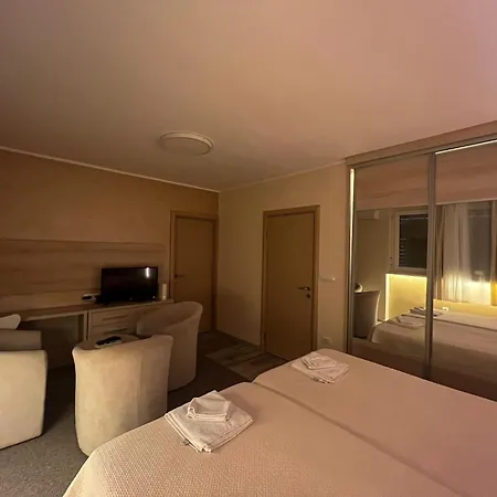 Pearl With Free Parking Belgrad