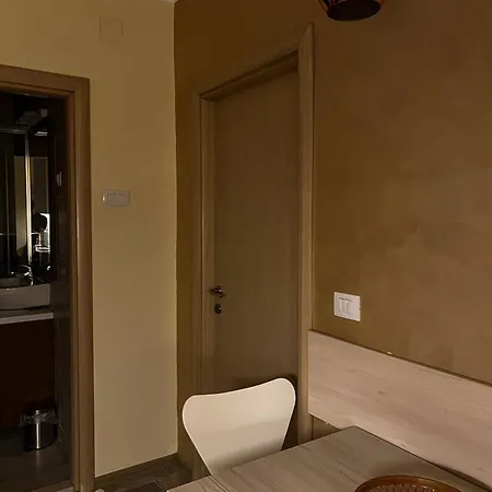 Pearl With Free Parking