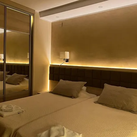 Pearl With Free Parking *